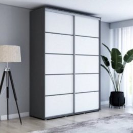 Wysoka szafa przesuwna z lustrem, pakowna – Maja 100x242x61 cm.
